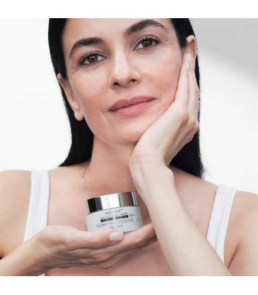 کرم روز ضدپیری مالتی اکتیو ریچ نوایج پلاس