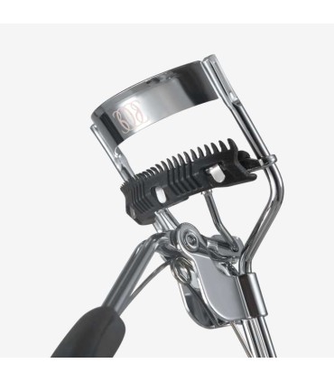 فرمژه با شانه جداکننده