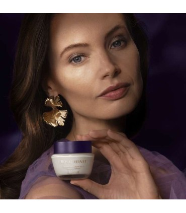 کرم روز سفت کننده رویال ولوت