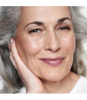 کرم دور چشم و لب ریستور نوایج پلاس